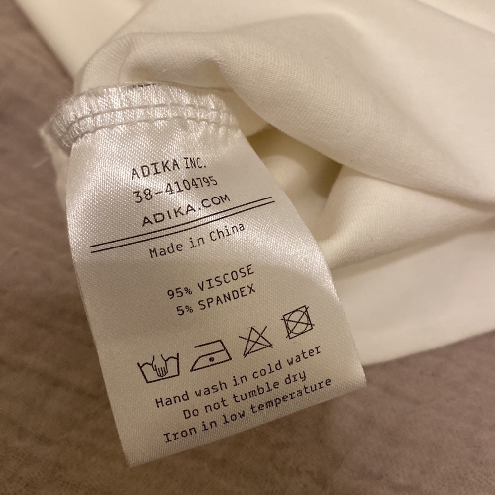 Adika white cropped top . Size M . New - Picture 8 of 12
